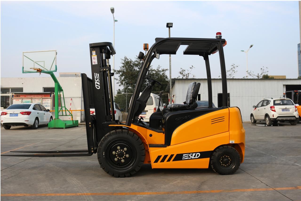 Quality Four Wheel 3.0 Tons Electric Counterbalance Forklift for sale