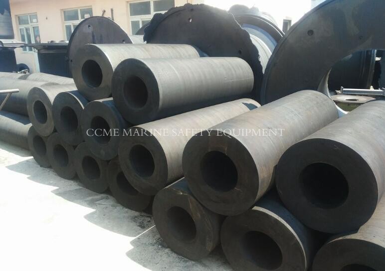 Quality Marine Cylindrical Fender for Ship Protection for sale