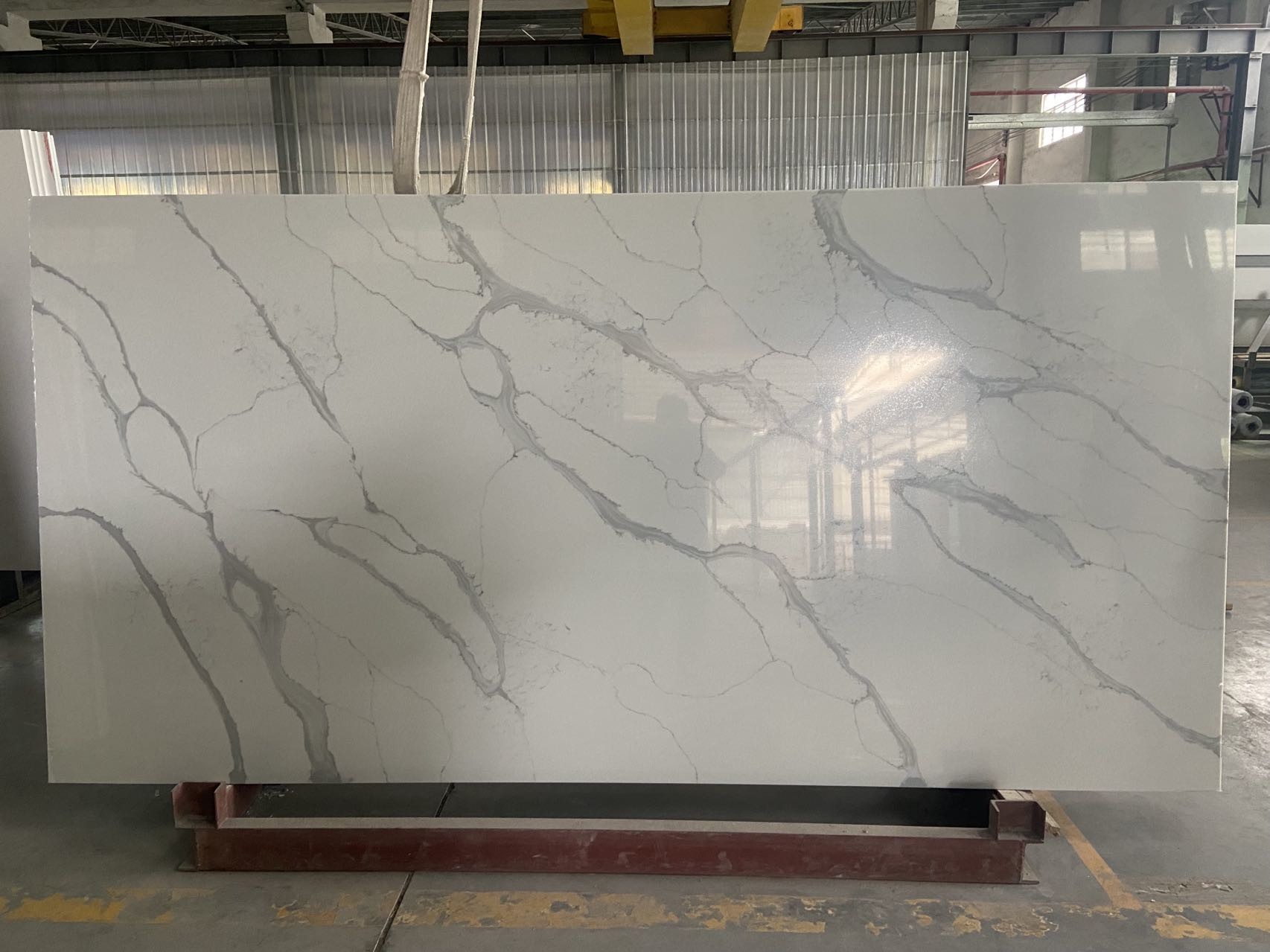 Quality Kitchen Calacatta Quartz Stone Slab White Background With Grey Color for sale