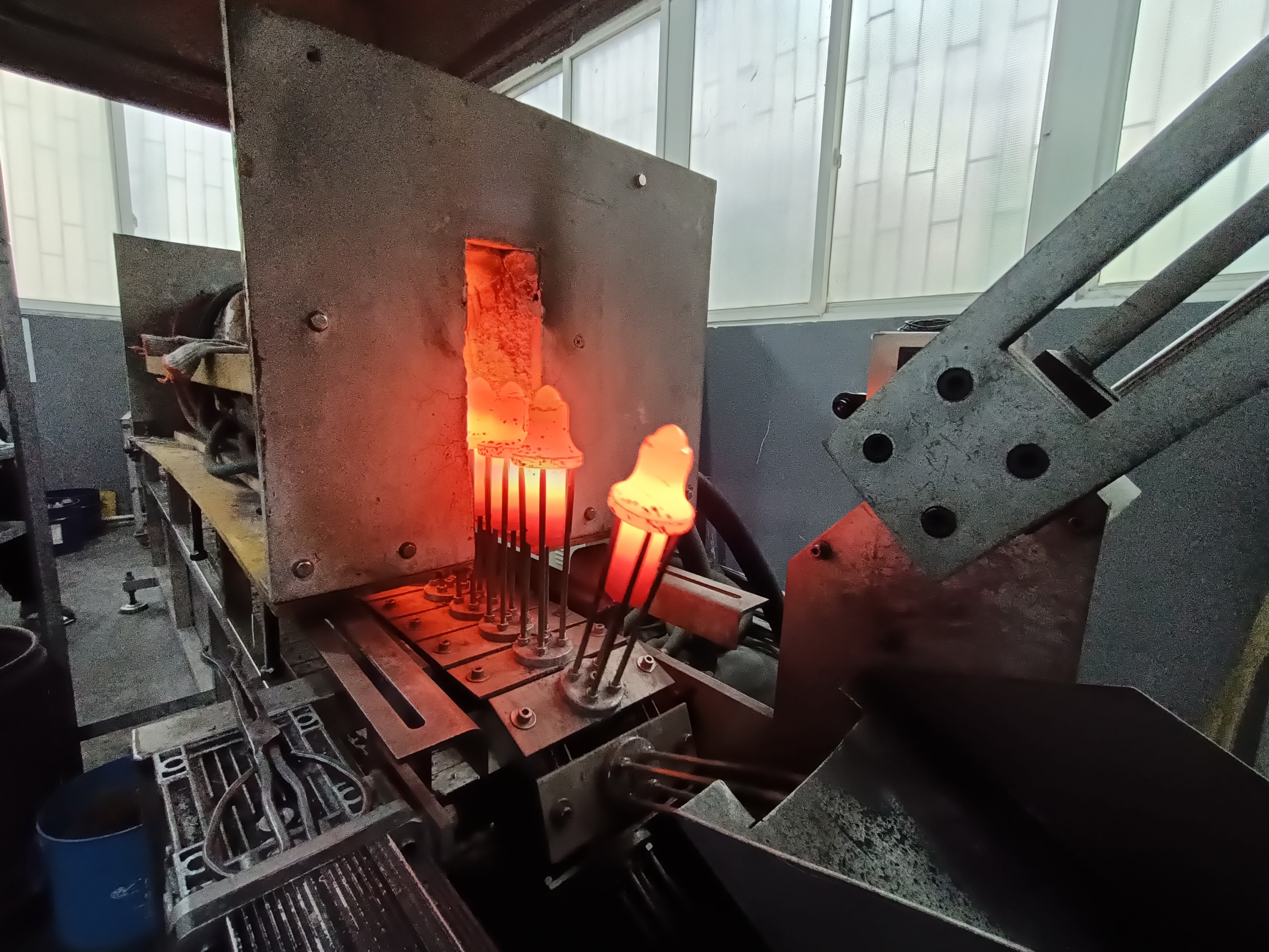 Carbon Steel Coal Cutter Picks For Shearer Cutting Drums/cutter head in coal mine