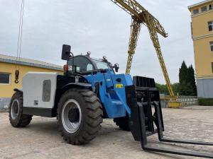 Quality 4x4 Telehandler Telescopic Forklift 4.5 Ton With 17m Lifting Height for sale