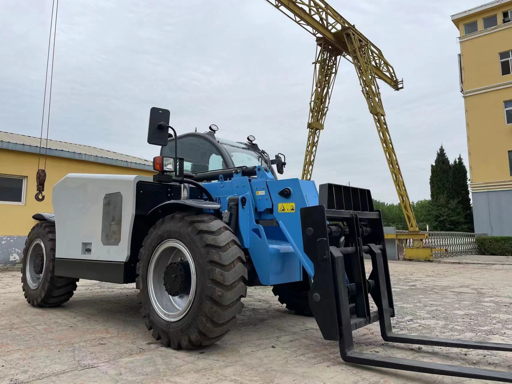 Buy cheap 4x4 Telehandler Telescopic Forklift 4.5 Ton With 17m Lifting Height from wholesalers