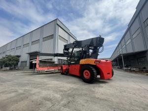 Quality 45 Ton Load CUMMINS QSM11-330 Container Reach Stacker For Wharf / Port for sale
