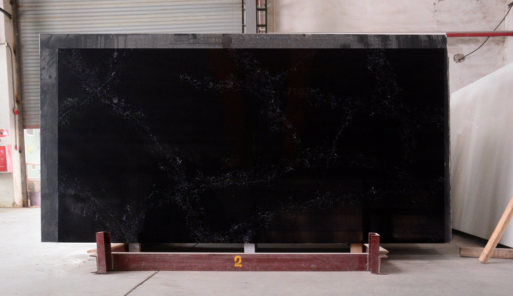 Quality Black Color Calacatta Quartz Surfaces Kitchen Top 8mm 10mm 15mm 20mm Thickness for sale