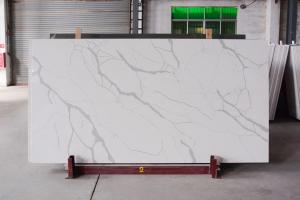 Quality Quartz stone countertop for kitchen and bathroom for sale