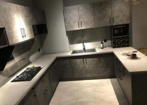 Quality Scratch Resist Honed Finish Quartz Stone Flooring For Kitchen / Bathroom for sale