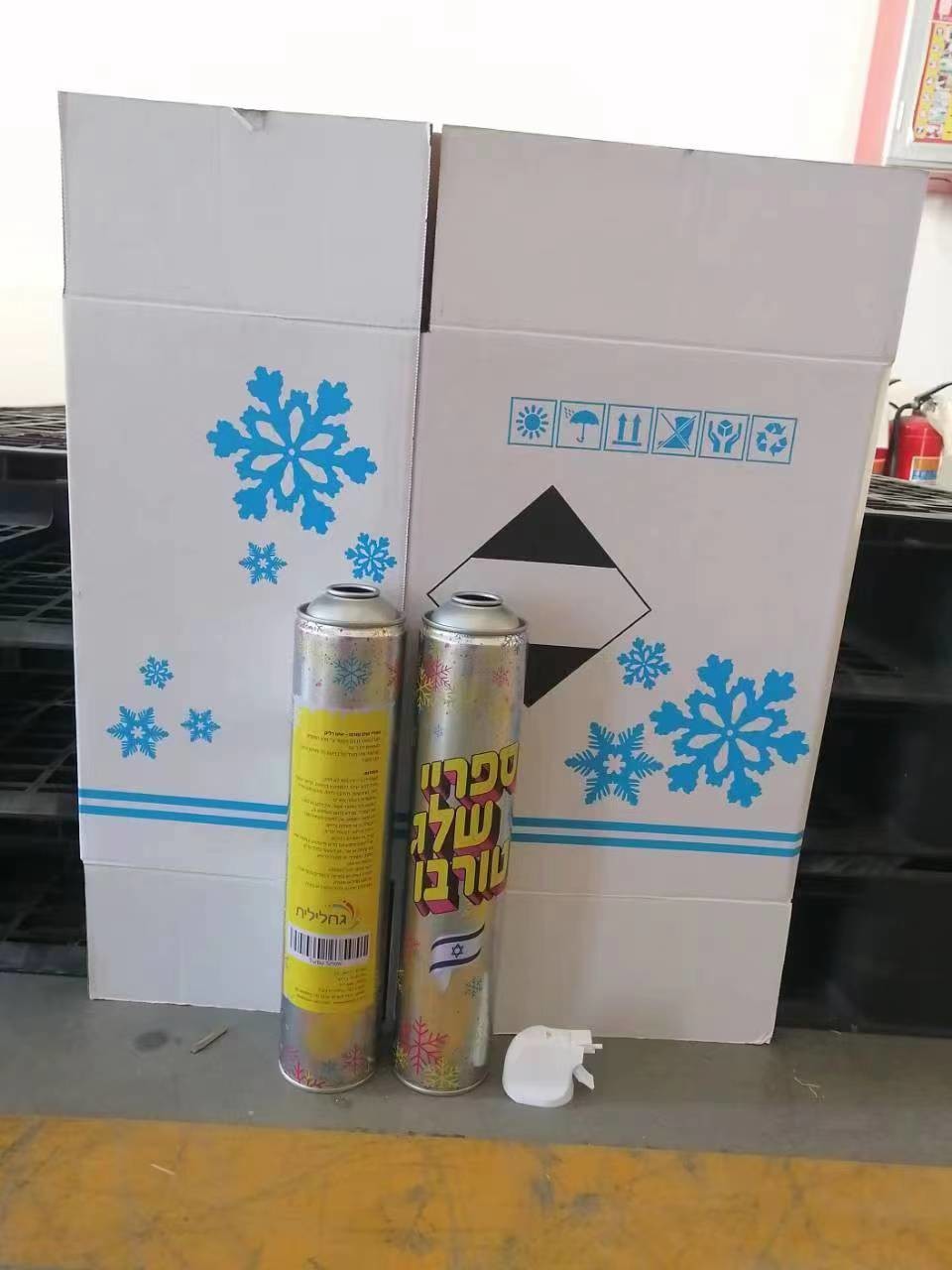 Quality 900ml Foam Snow Spray For Decorative Birthday Party Christmas Carnival for sale
