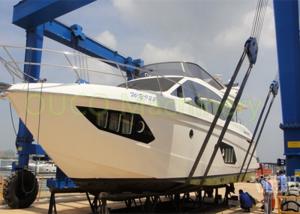 Quality Yacht Mobile Harbour Crane , Blue Color Seaport Crane Steel Structure for sale