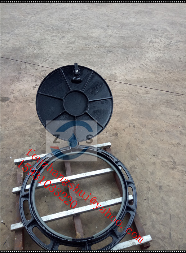 Quality lockable ductile iron manhole cover B125 750x600x50mm,black bitumen,sewage cover ,middle type cover for sale