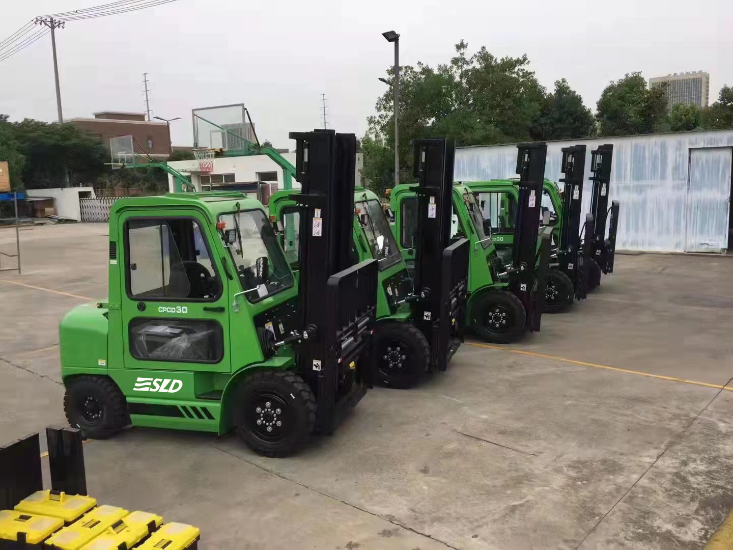 Quality Lifting Height 4m 3 Ton Diesel Forklift CPCD30 With Full Closed Cabin for sale