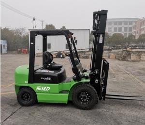 Quality 2 Stage Mast 2.5 Ton Diesel Forklift Truck Lifting Height 4000mm With Side Shift for sale