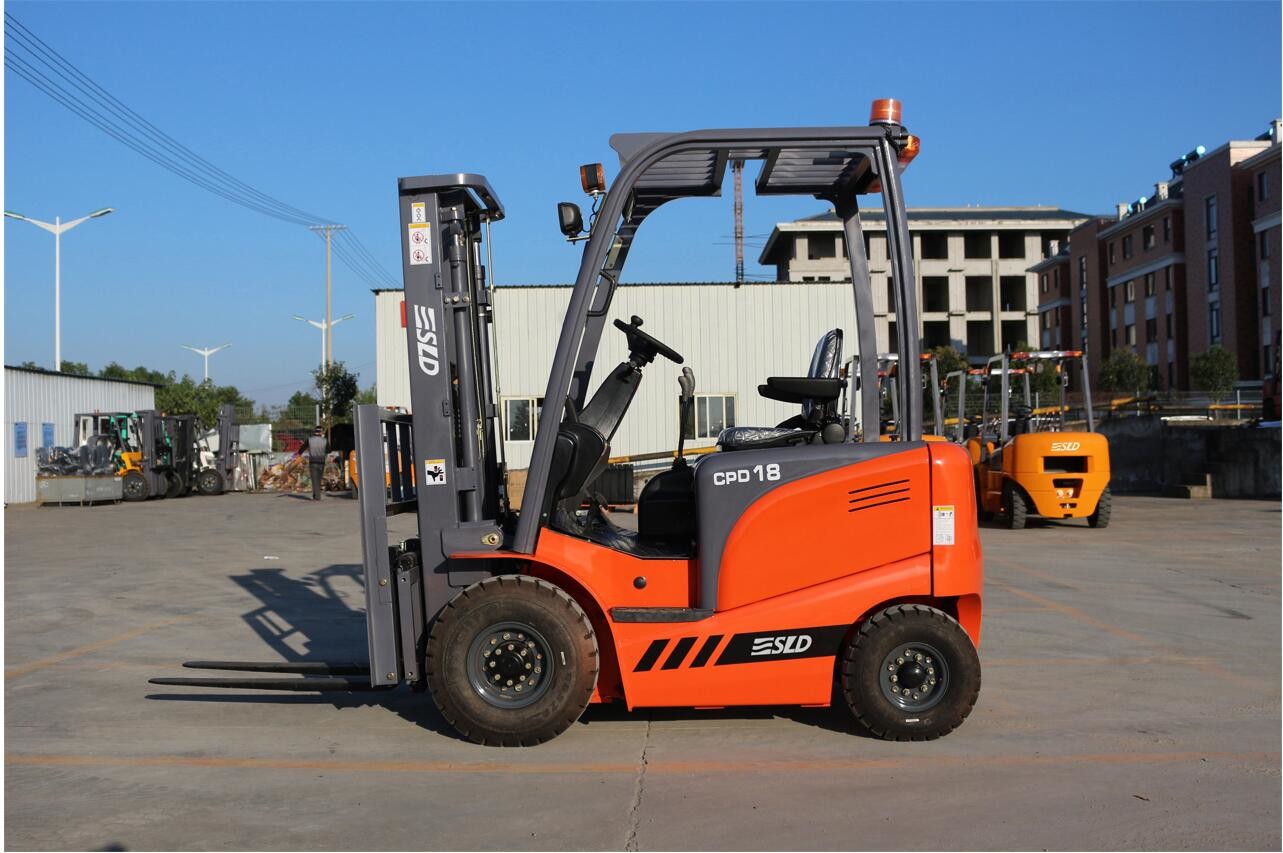 Quality 1800kgs Small Electric Forklift Truck With Fork Length 1070mm for sale