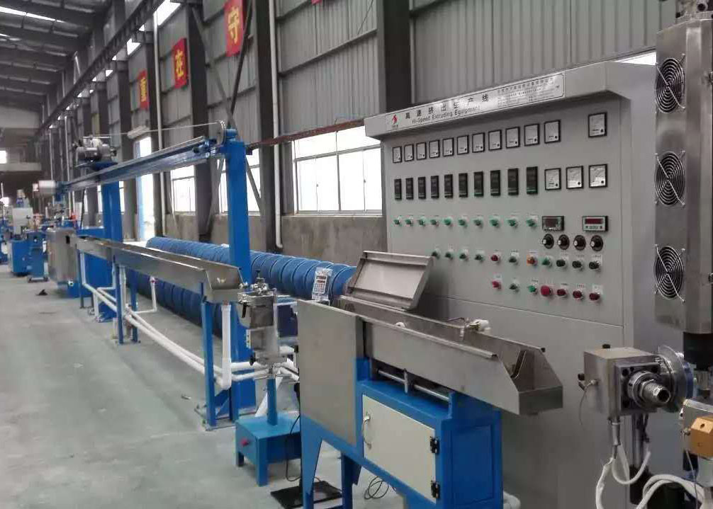 Quality Safety Design Electric Cable Manufacturing Machinery Extruding Usage 65000W for sale