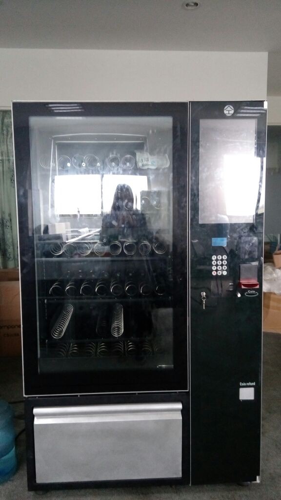 Quality Hotel Commercial Vending Machines Vendors For Seafood , Pizza , Sandwich Sell for sale