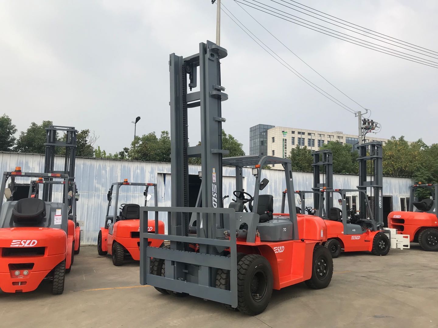 Quality 7 Ton Diesel Forklift Truck With 2 Stage Mast Lifting Height 6m for sale