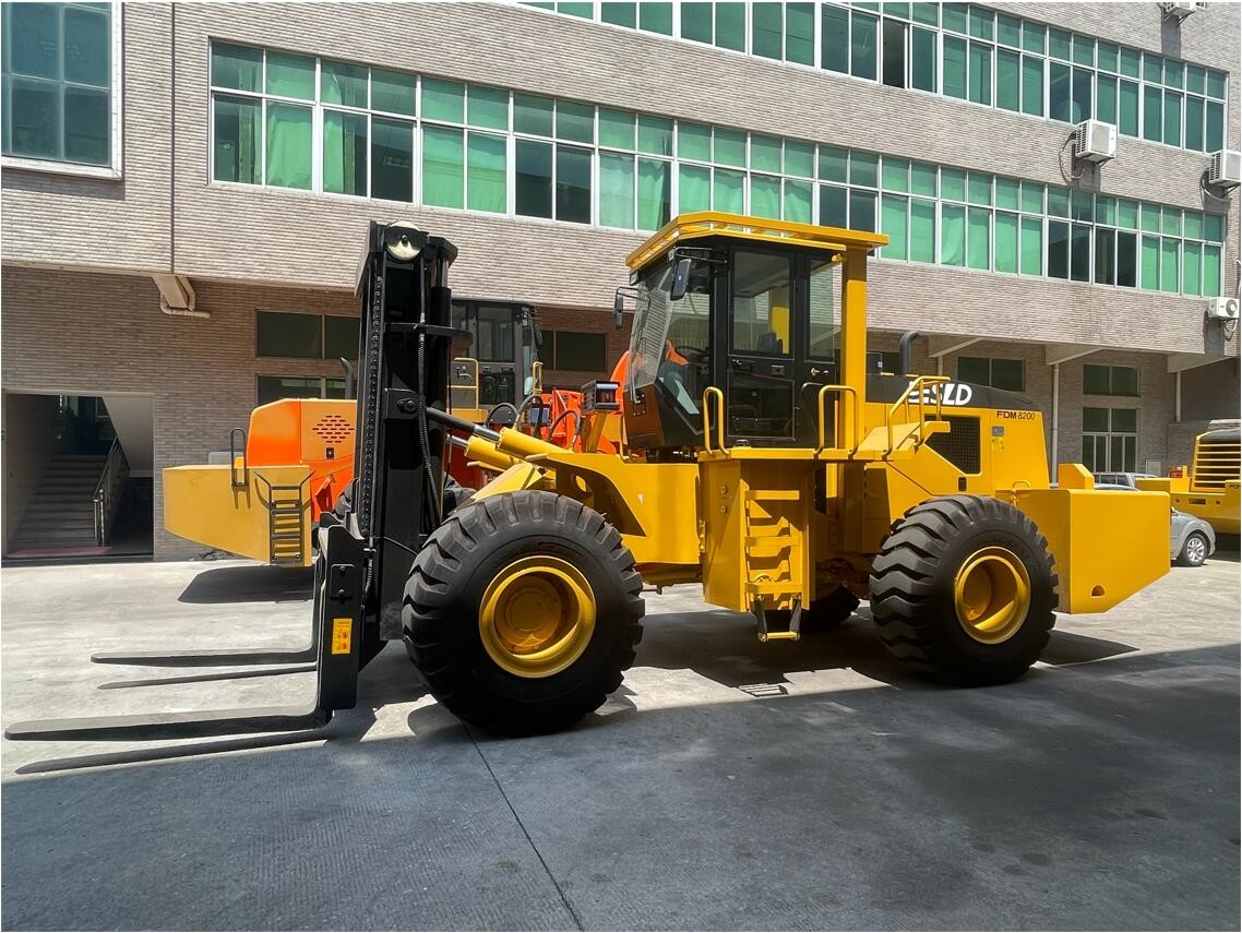 Quality Weichai Engine Rough Terrain Forklift With 20 Ton Load for sale