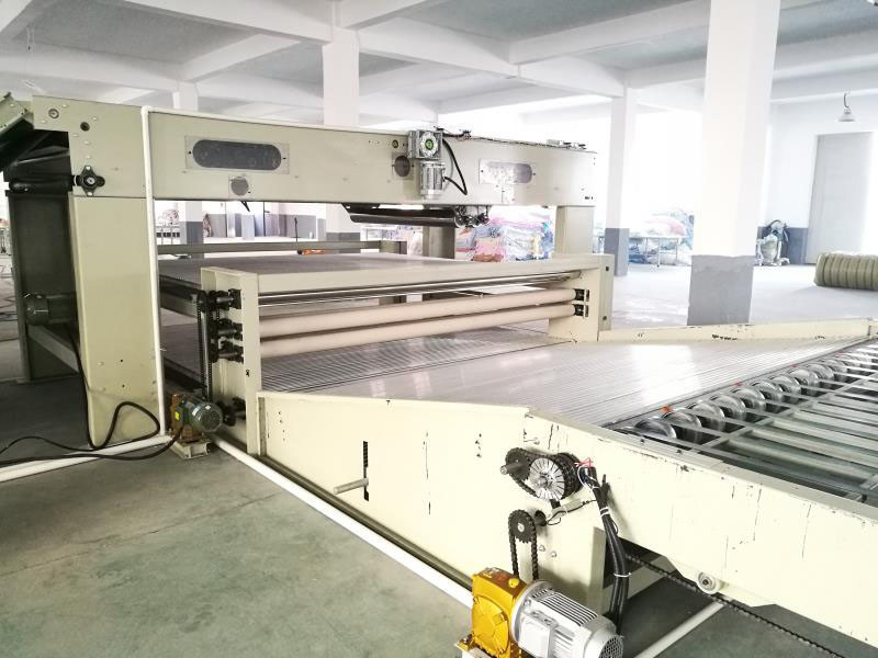 Quality 380V Wadding Production Line Textile Comforter Making Machine For Filling Bed for sale