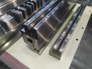Quality 30 Degree Hardness Bending Die Punching Press Brake Tooling With 3150mm Length for sale