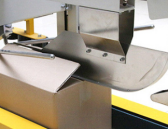 YH-CF Automatic Cover Folding And Sealing Machine 400w 380V 50 / 60Hz