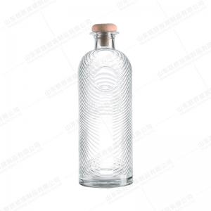 China Customized Bottle Color Clear Fancy Liquor Glass Bottles Vodka Bottles Whisky Bottles on sale