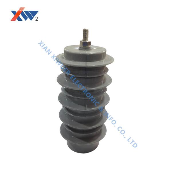 Electronic voltage sensor used in smart circuit breakers for medium and low