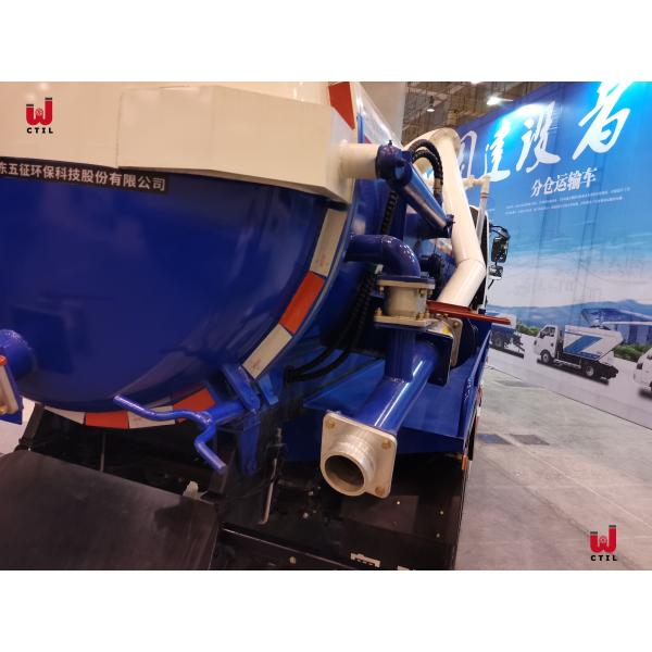 Euro 4 Sewer Vacuum Truck 5T Sewage Suction Truck 4x2
