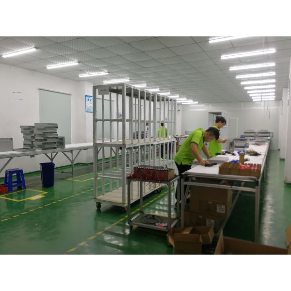 Digital Display 10.1 Inch Digital Photo Frame Wall Mounted With Wood Frame And Micro USB Slot