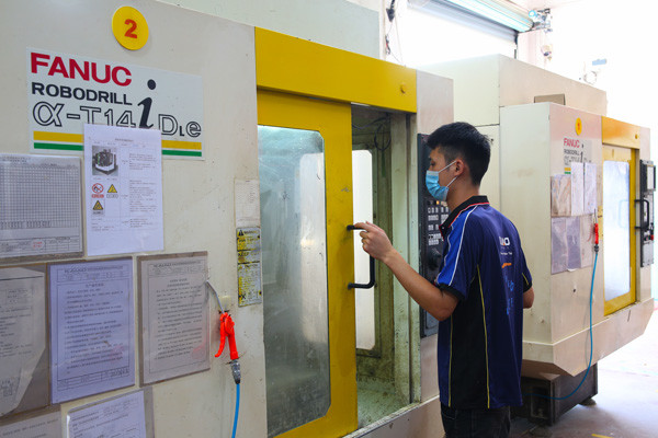 Sheet Metal Laser Cutting Service Silkscreen Treatment Aluminum Front Panel