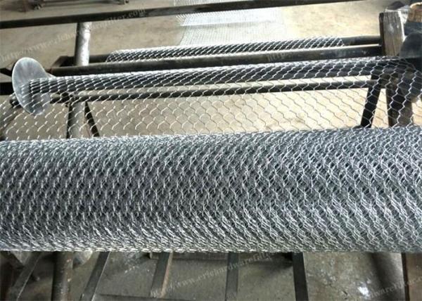 Buy flat surface 1.8m Hexagonal Chicken Wire Mesh For Cages at wholesale prices