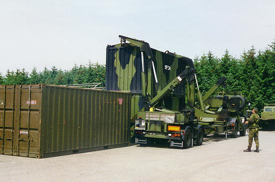 Remote Control Port Handling Equipments Container Load Trailer 200L Tank MQH370