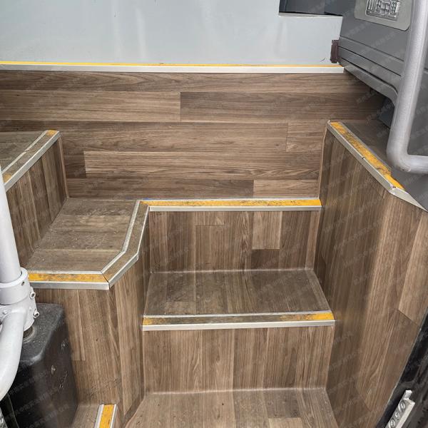 4 6L Engine Capacity Used Bus 57 Seats Front Engine Buses with Seats