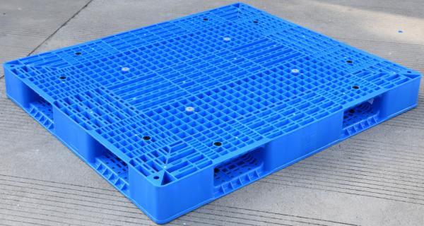 Buy Eco Friendly HDPE Plastic Pallets / Stackable Plastic Pallets With Reinforced Rims at wholesale prices