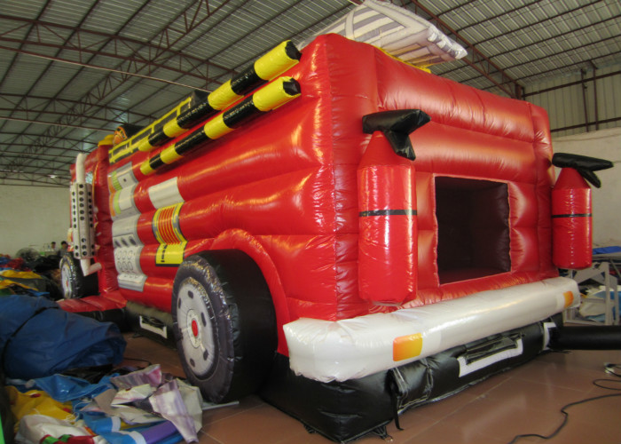 Giant Inflatable Assault Course 9.1 X 3.1 X 4m , Inflatable Fire Truck Bouncy Assault Course