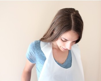 Disposable Polyethylene Aprons / Disposable Adult Aprons Embossed Textured Surface