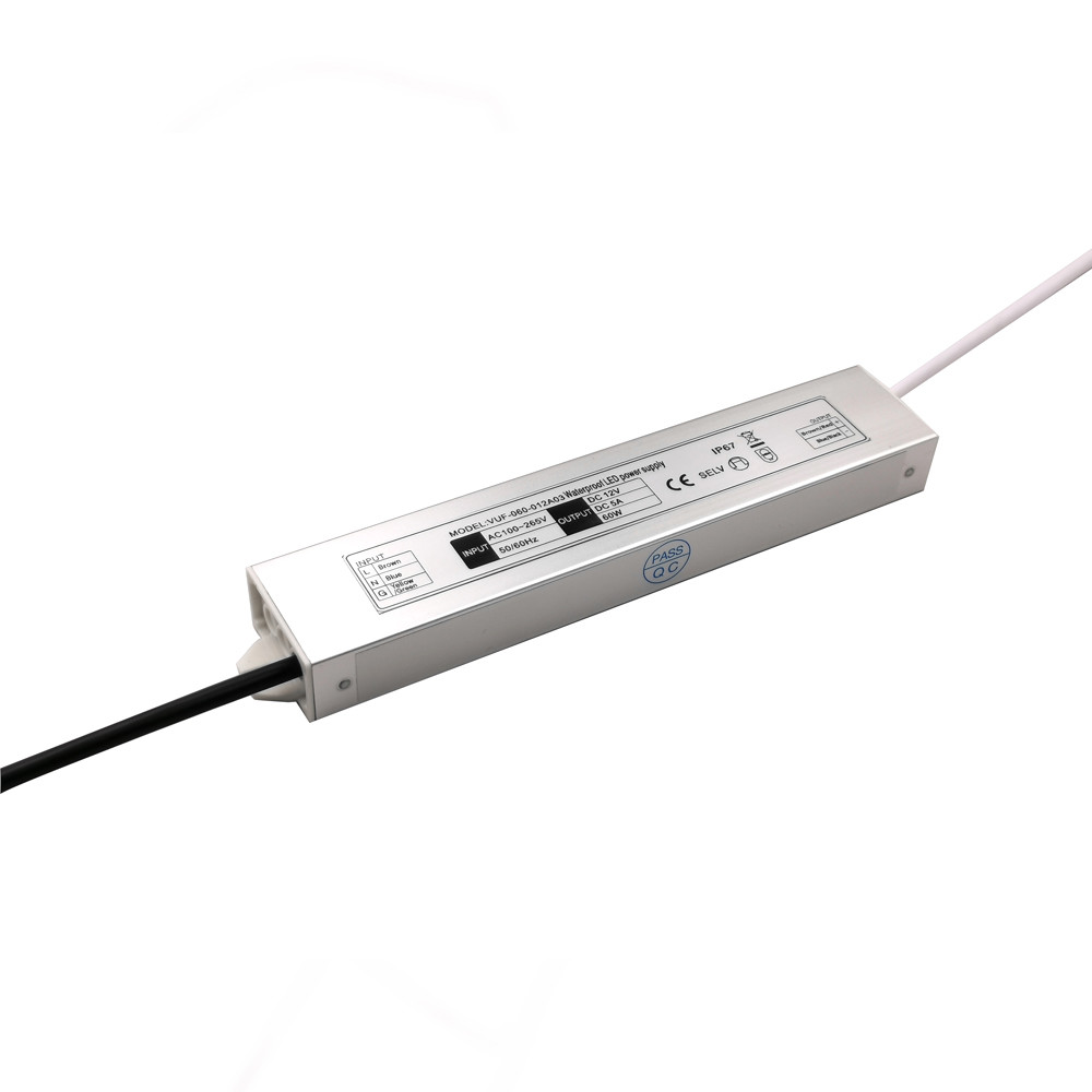 Outdoor Low Voltage Lighting Transformer Constant Voltage LED Driver 12V 60W