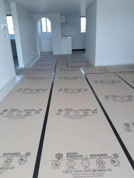 Waterproof Floor Protection Paper Roll Heavy Duty Construction Pad 23X23X82 Cm