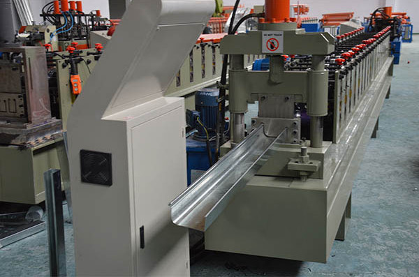 Galvanized Steel Square Gutter Roll Forming Equipment Large Span ISO Approval