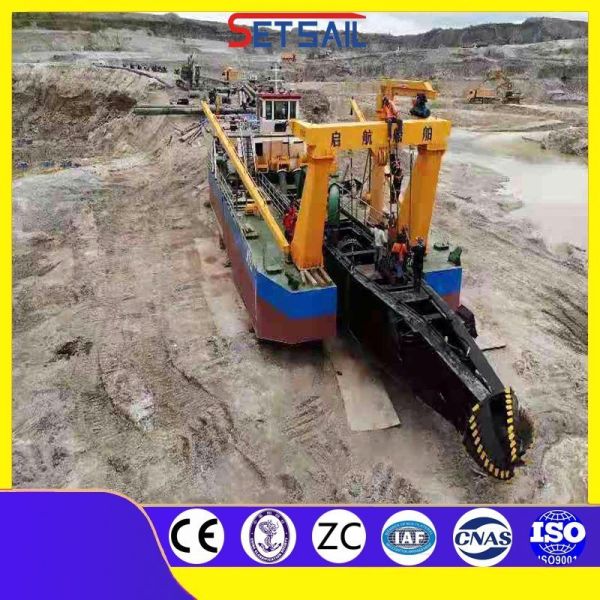 Shijiazhuang Sand Pump Hydraulic Control 32inch Cutter Suction Dredger