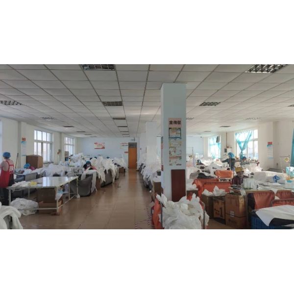 Lightweight 35gsm PP Disposable Gown Contact Isolation Lab Gown