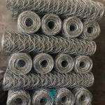 China PVC Coated Wire Mesh Fence Rolls Wire Mesh Stone Cages 8 X 10cm Mesh Hole for sale