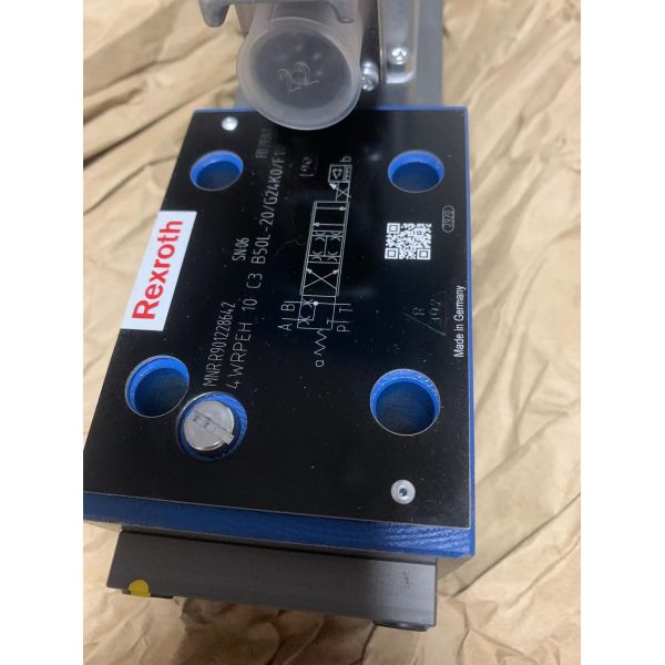 Rexroth Proportional Directional Valve 4WRA Series with 280 bar Nominal Pressure ISO 4401 Mounting Interface and 24V Voltage