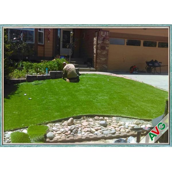 Soft Durable Landscape Garden Artificial Grass 5 / 8 Inch Gauge Apple Green