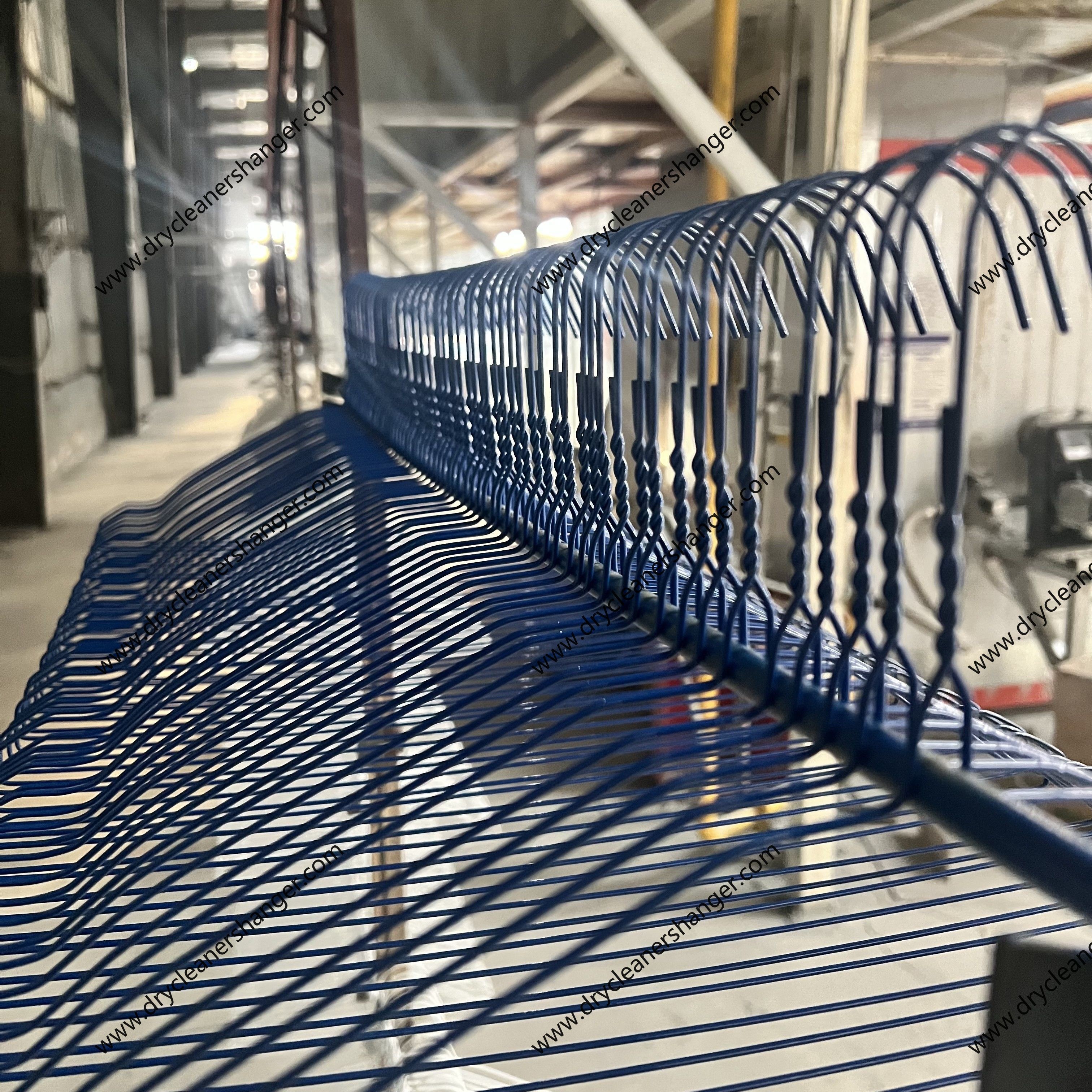 16 Inch 14.5guage Blue Color Steel Wire Hangers For Dry Cleaners