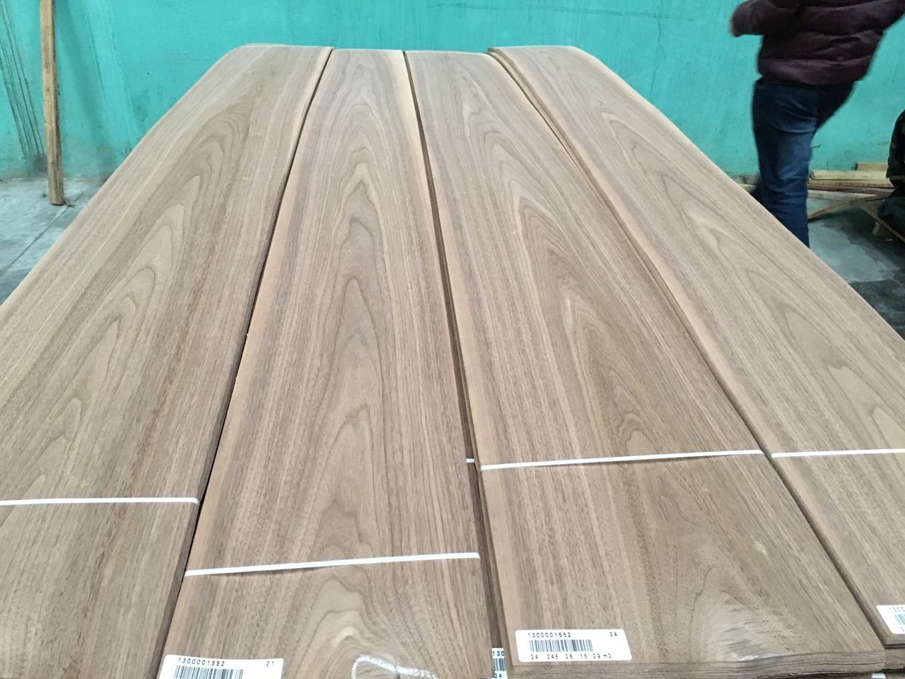 American Walnut Sliced Veneer Walnut Natural Veneers for Furniture Doors Panel Interior Decor