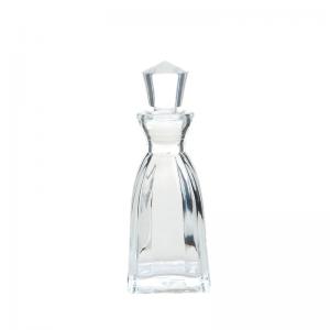 China 100ML Glass Diffuser Bottles Refillable Glass Perfume Vials With Plastic Stopper on sale