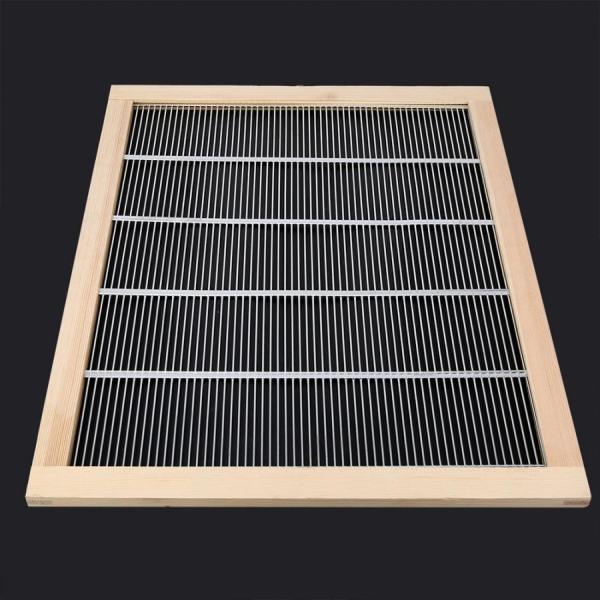 Bee keeping tools, king raising tools, wooden frame 4 wrapped metal partition board beehive accessories