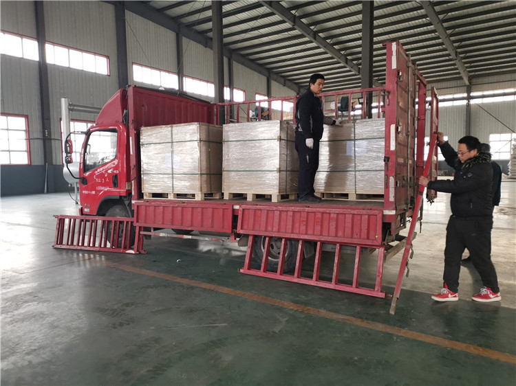 Customized lightweight cutting size vermiculite insulation fire board for steel structure fireproof cladding