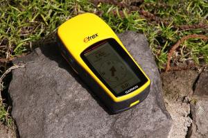 Quality Yellow High Contrast 2.1 Inch X 1.1 Inch Screen Garmin Etrex H Worldwide Handheld GPS for sale