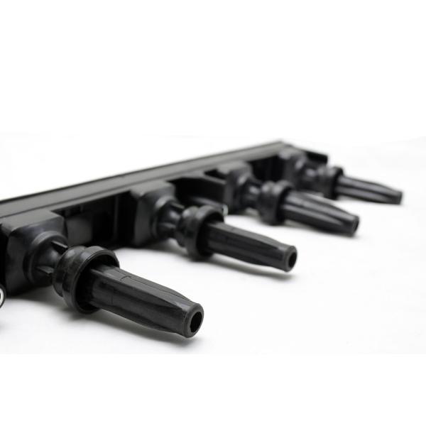 Plastics Car Ignition Coil For PEUGEOT 307 407 807 / CITROEN C4 C5 C8 / JUMPY 1.8 2.0 16V