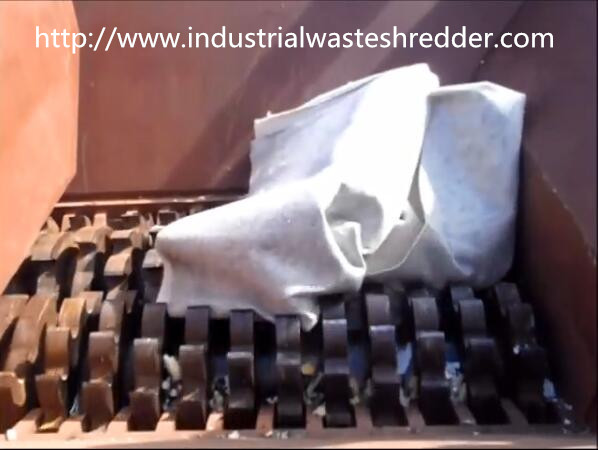 Waste Mattress Shredding Machines 15 - 30rpm Speed 20mm Rotor Blade Thickness